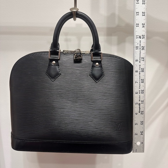 Authentic LOUIS VUITTON Epi Alma PM Leather Luxury Handle Black Bags Handbags - Picture 13 of 16